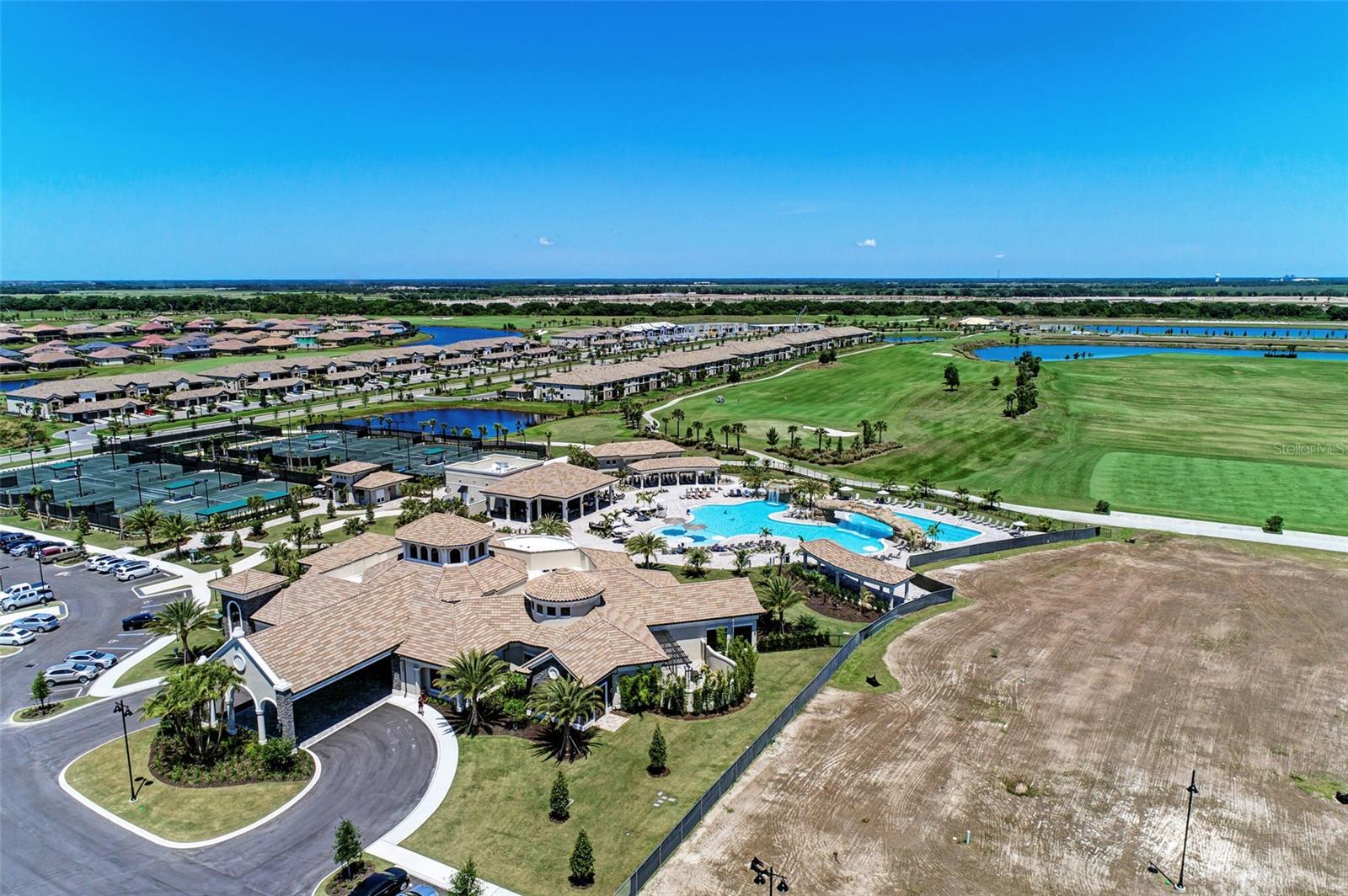 Image 36 of 46 For 17704 Gawthrop Drive 207