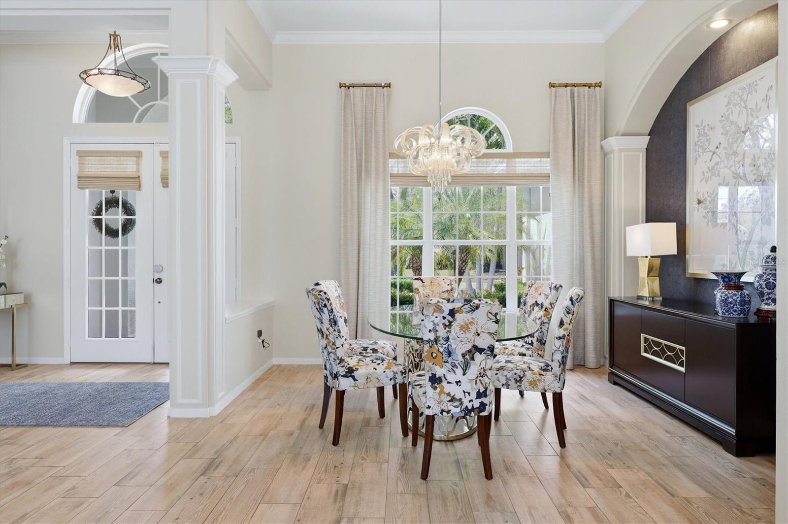 Image 7 of 61 For 8113 Collingwood Court