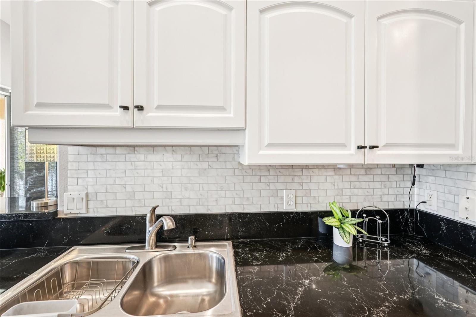 Image 14 of 49 For 4270 Vicenza Drive D40