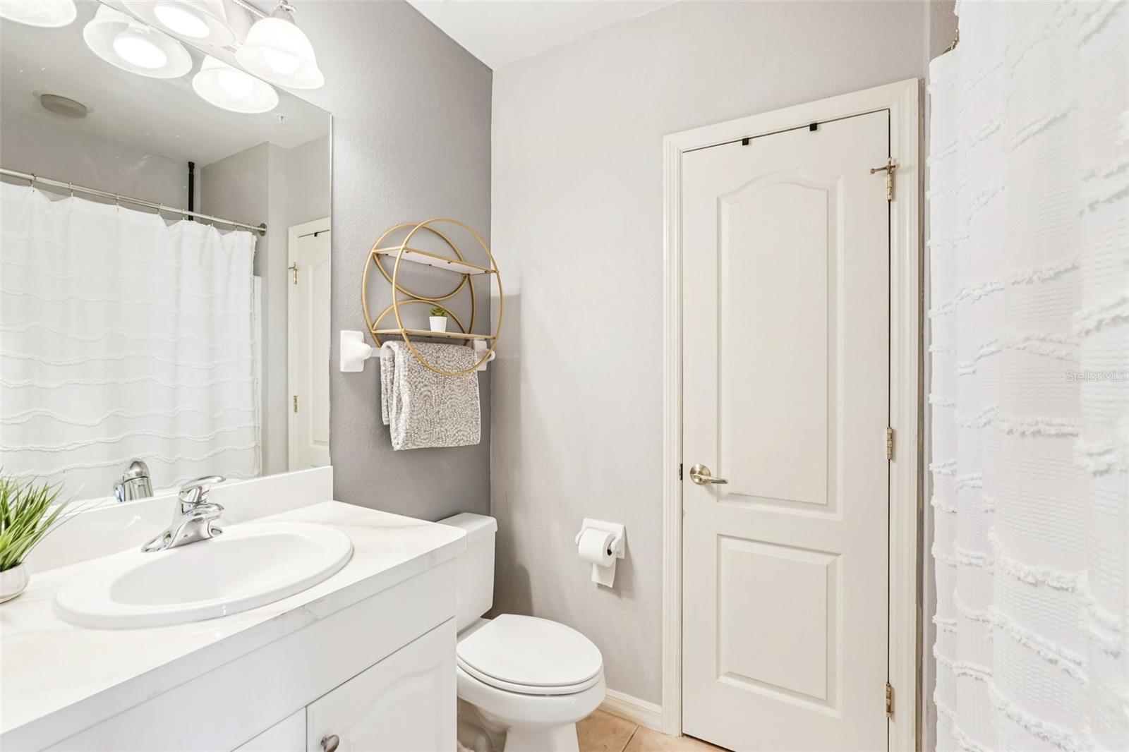 Image 18 of 49 For 4270 Vicenza Drive D40