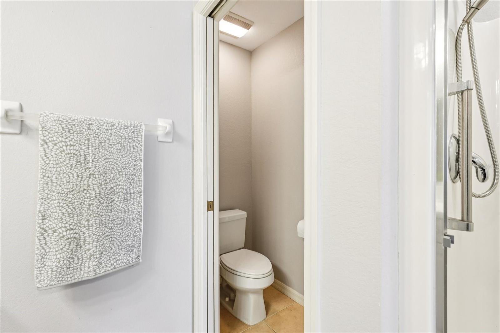 Image 24 of 49 For 4270 Vicenza Drive D40