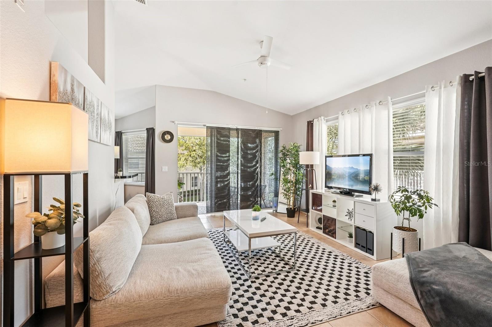 Image 8 of 49 For 4270 Vicenza Drive D40