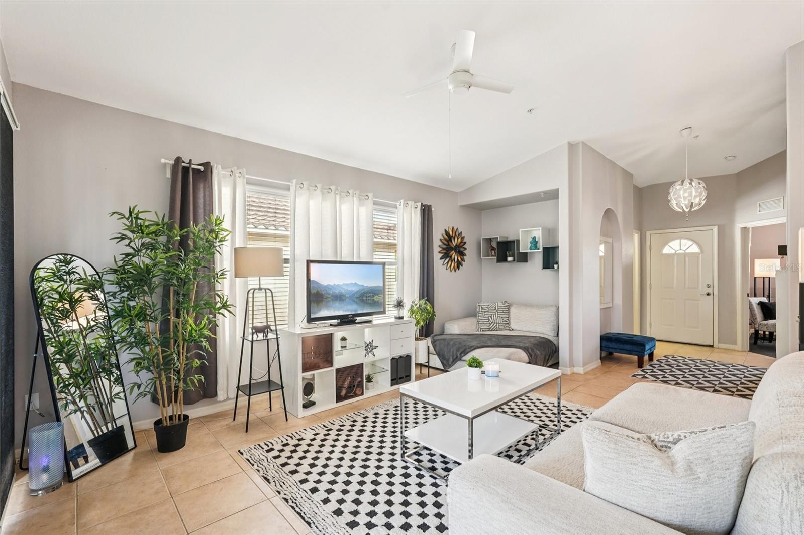 Image 9 of 49 For 4270 Vicenza Drive D40