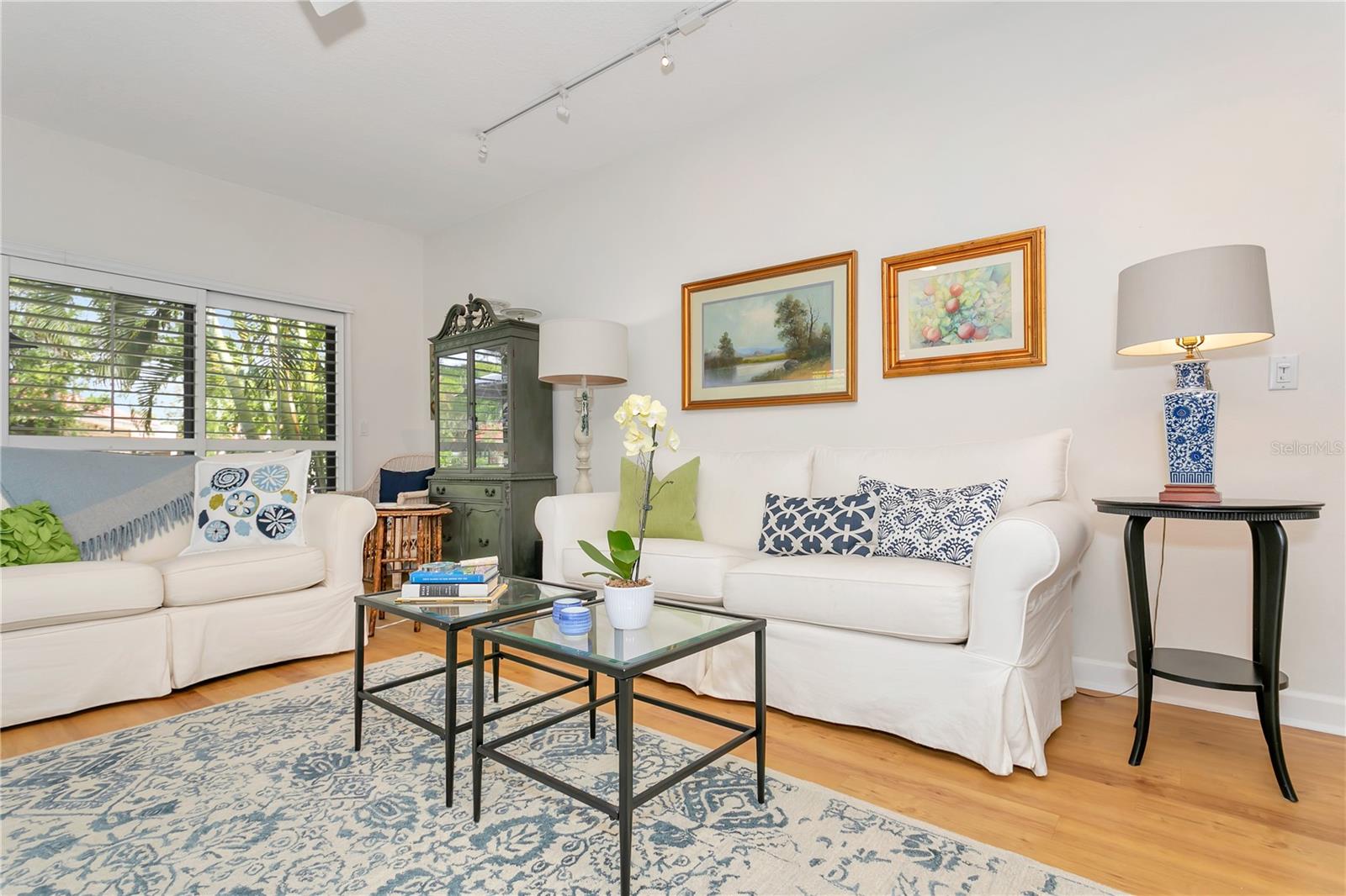 Image 17 of 43 For 1732 Kestral Park Way S 43