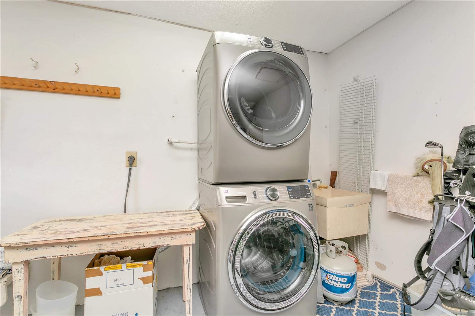 Image 28 of 43 For 1732 Kestral Park Way S 43