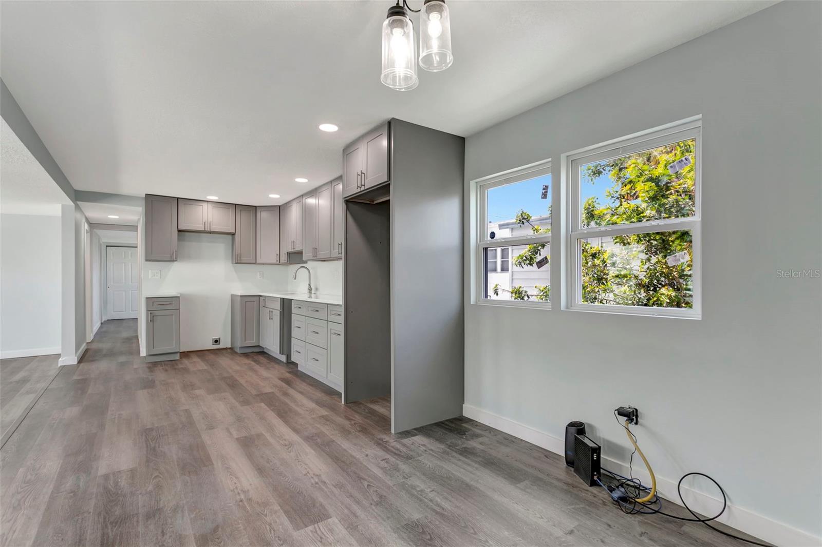 Image 15 of 32 For 410 51st Avenue Drive W