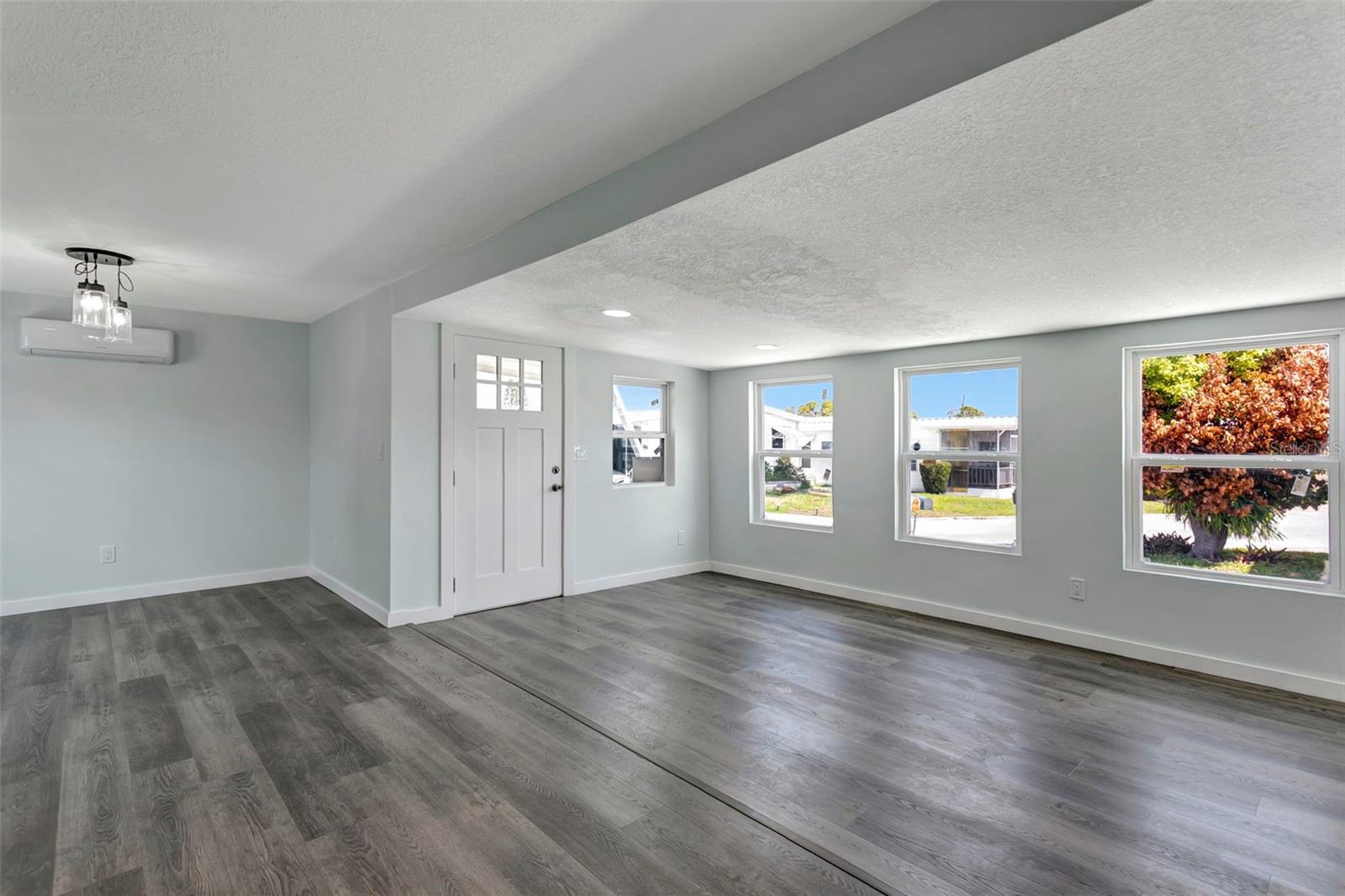 Image 18 of 32 For 410 51st Avenue Drive W