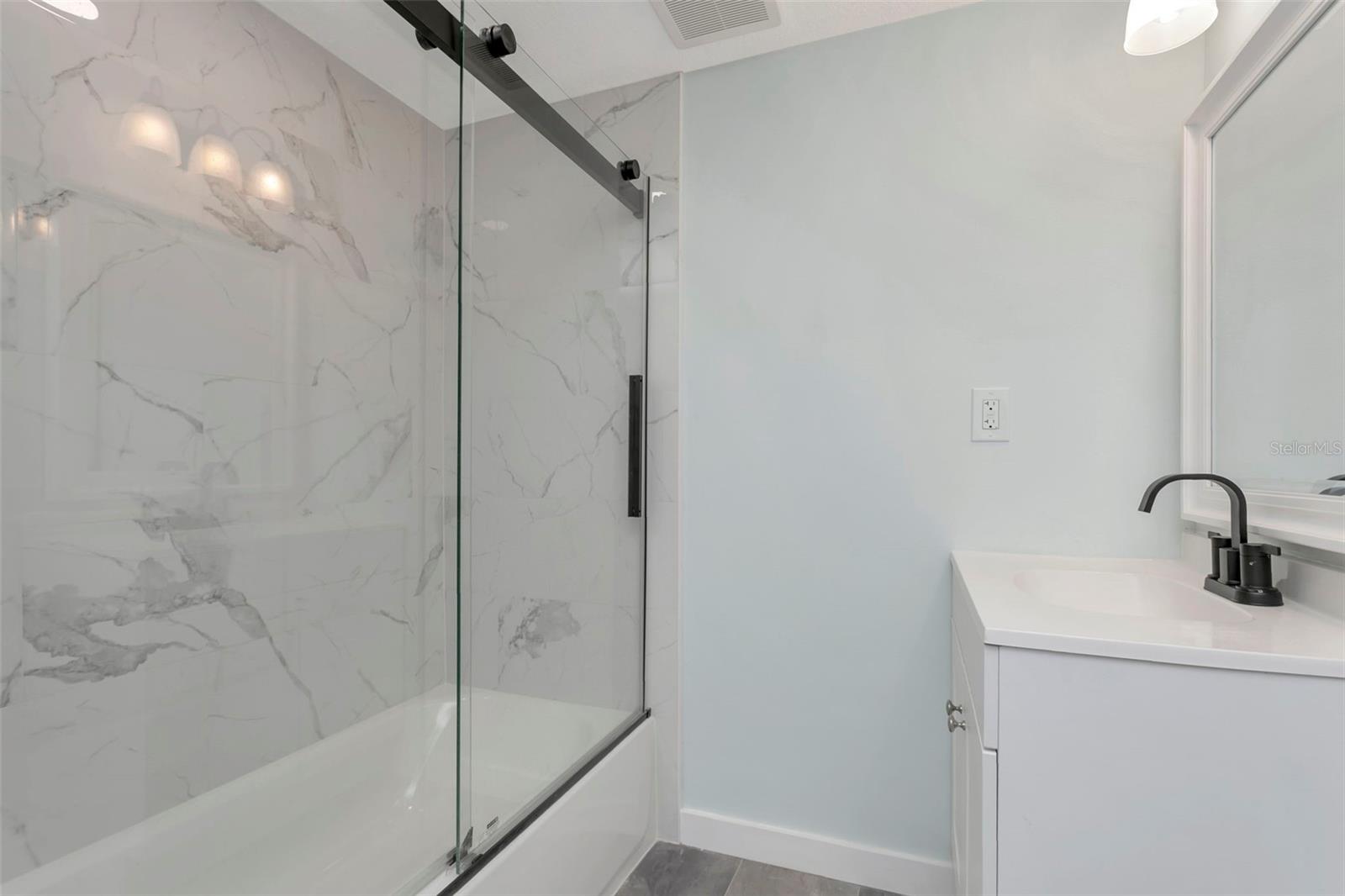 Image 20 of 32 For 410 51st Avenue Drive W