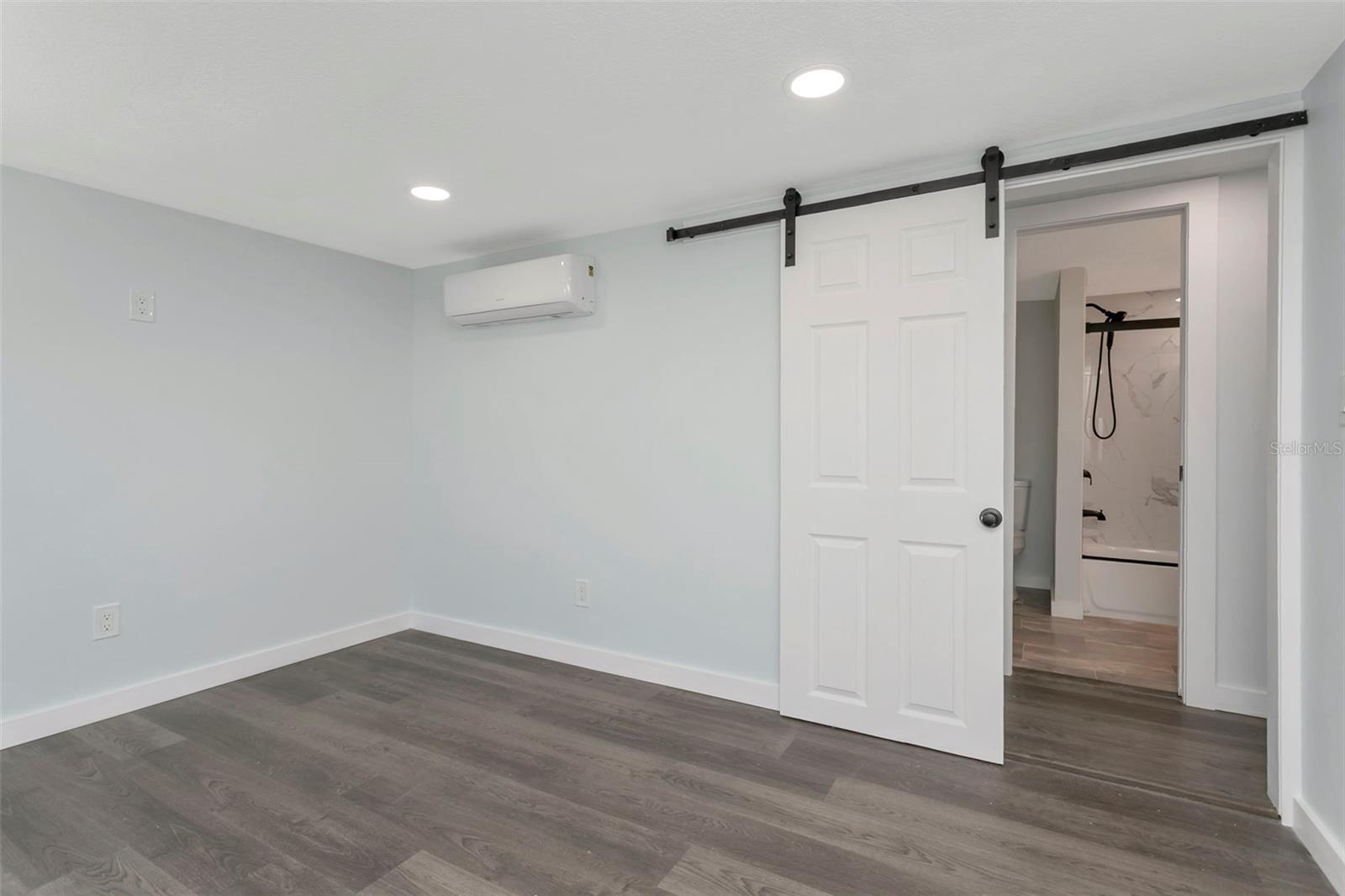 Image 23 of 32 For 410 51st Avenue Drive W