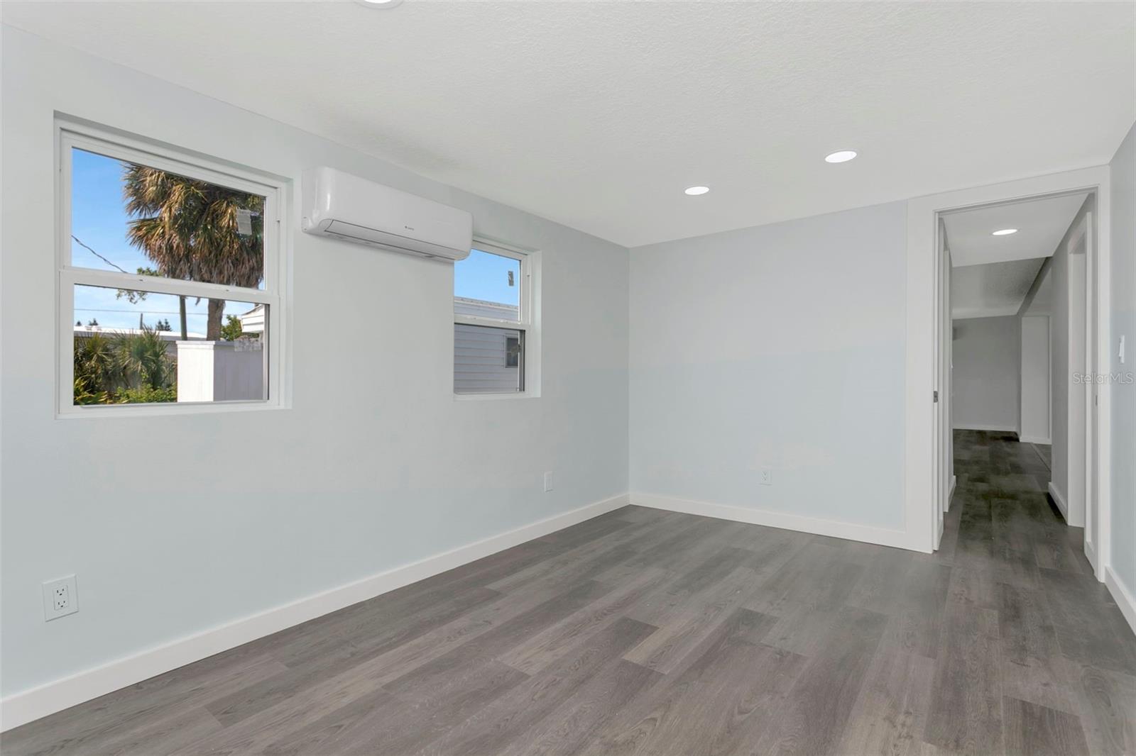 Image 27 of 32 For 410 51st Avenue Drive W