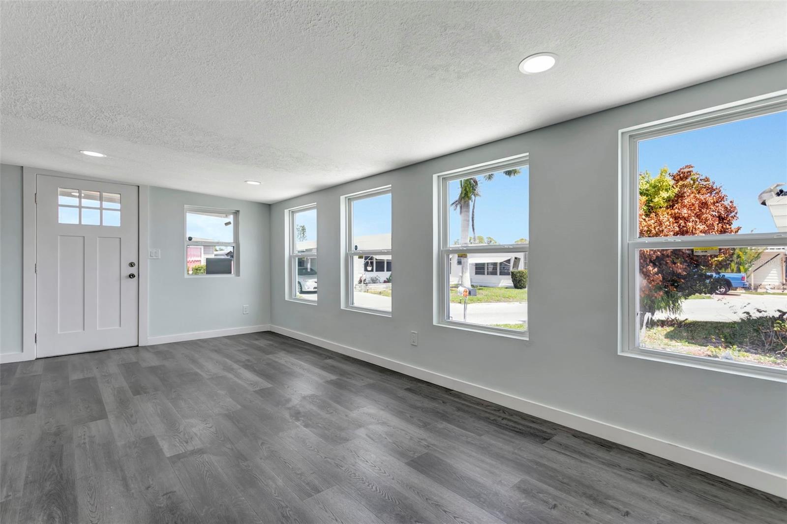 Image 31 of 32 For 410 51st Avenue Drive W