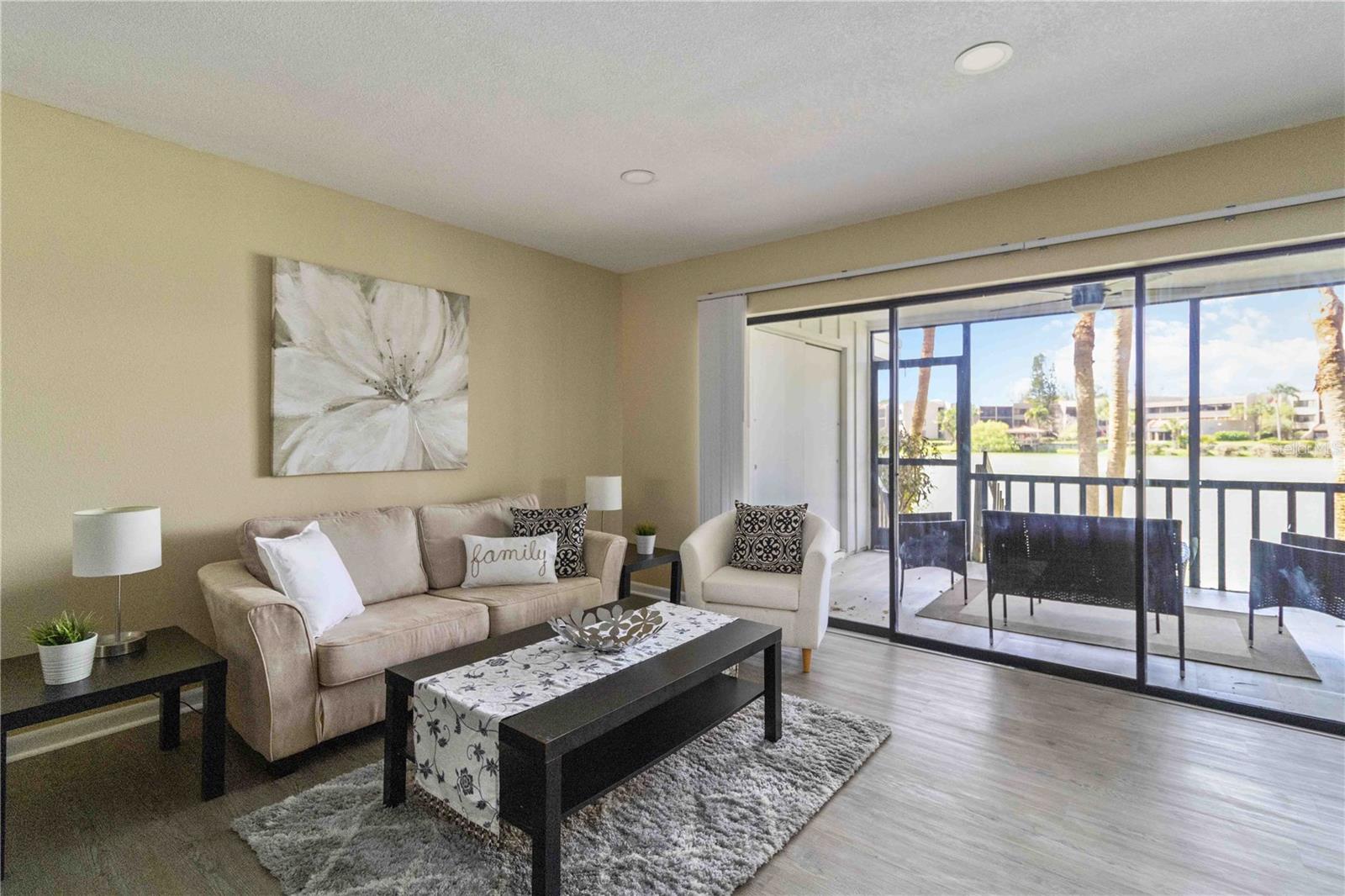 Image 14 of 41 For 5345 Lake Arrowhead Trail 12