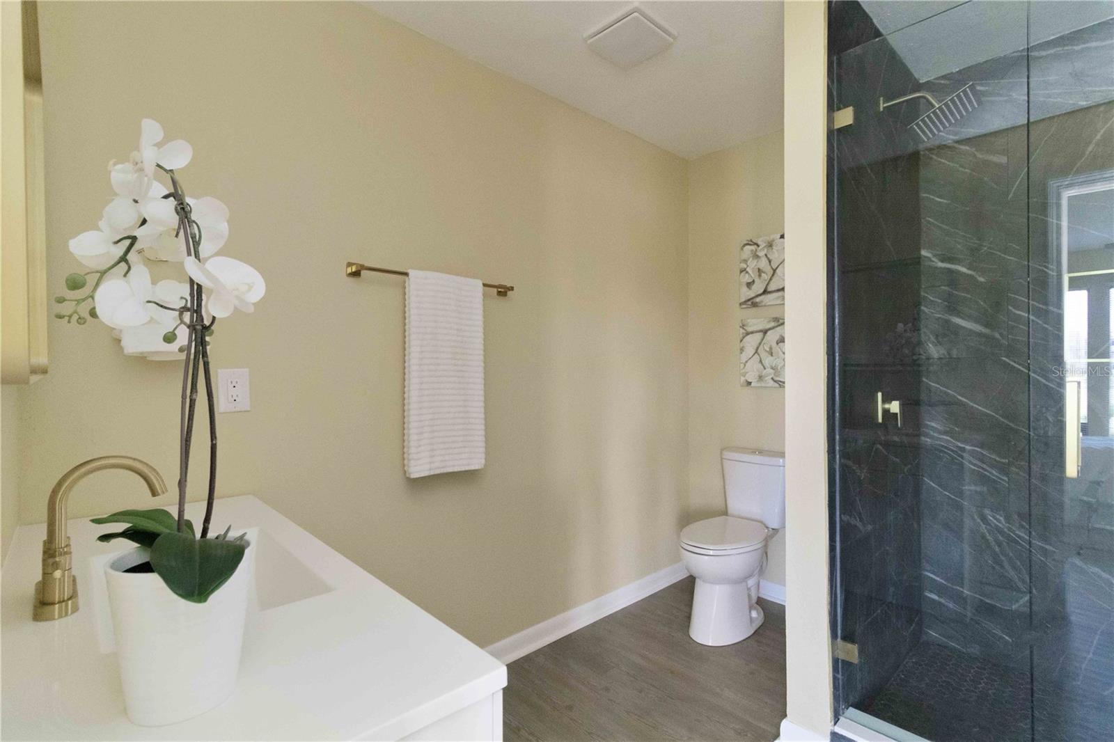 Image 20 of 41 For 5345 Lake Arrowhead Trail 12