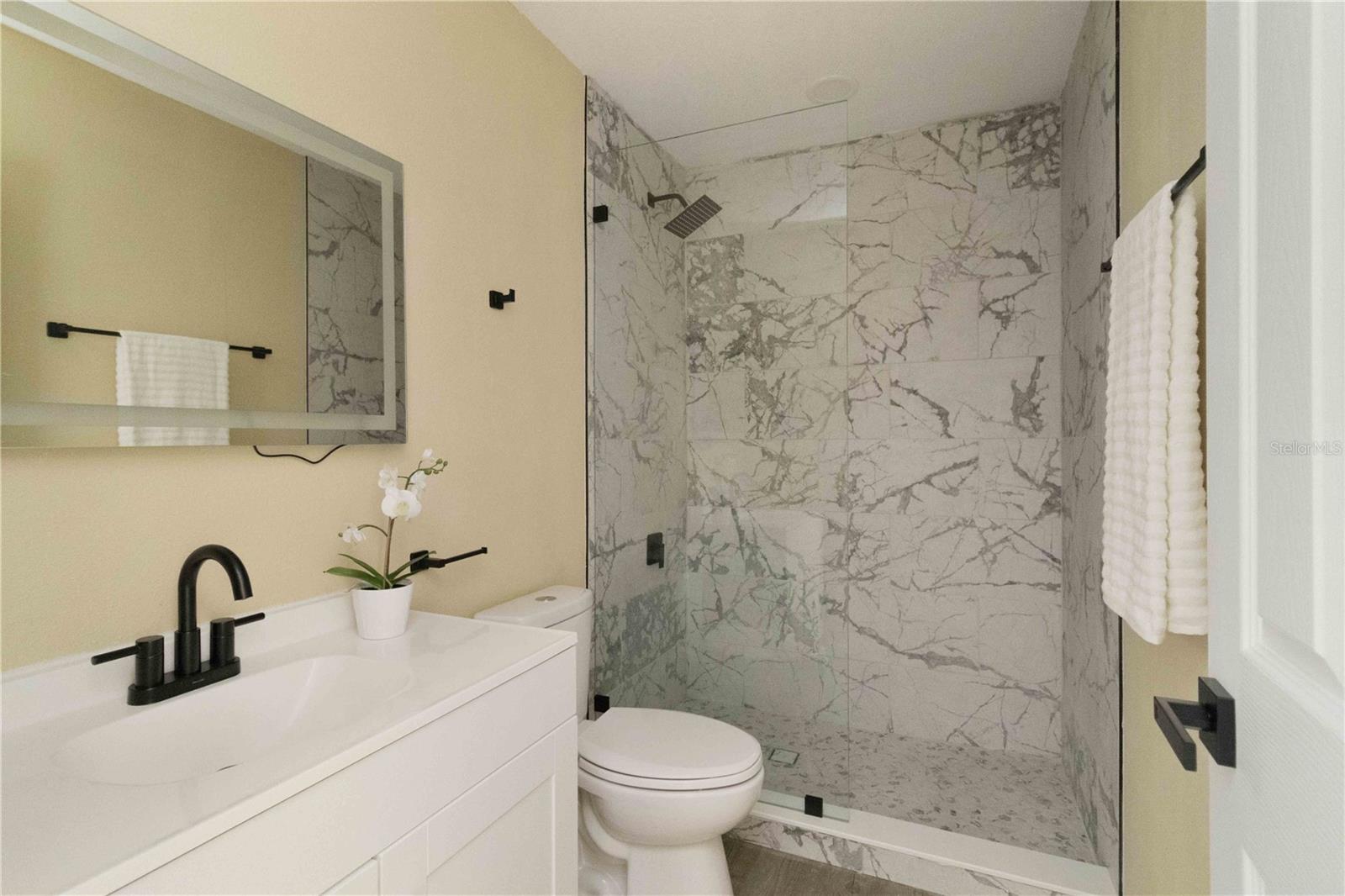 Image 21 of 41 For 5345 Lake Arrowhead Trail 12