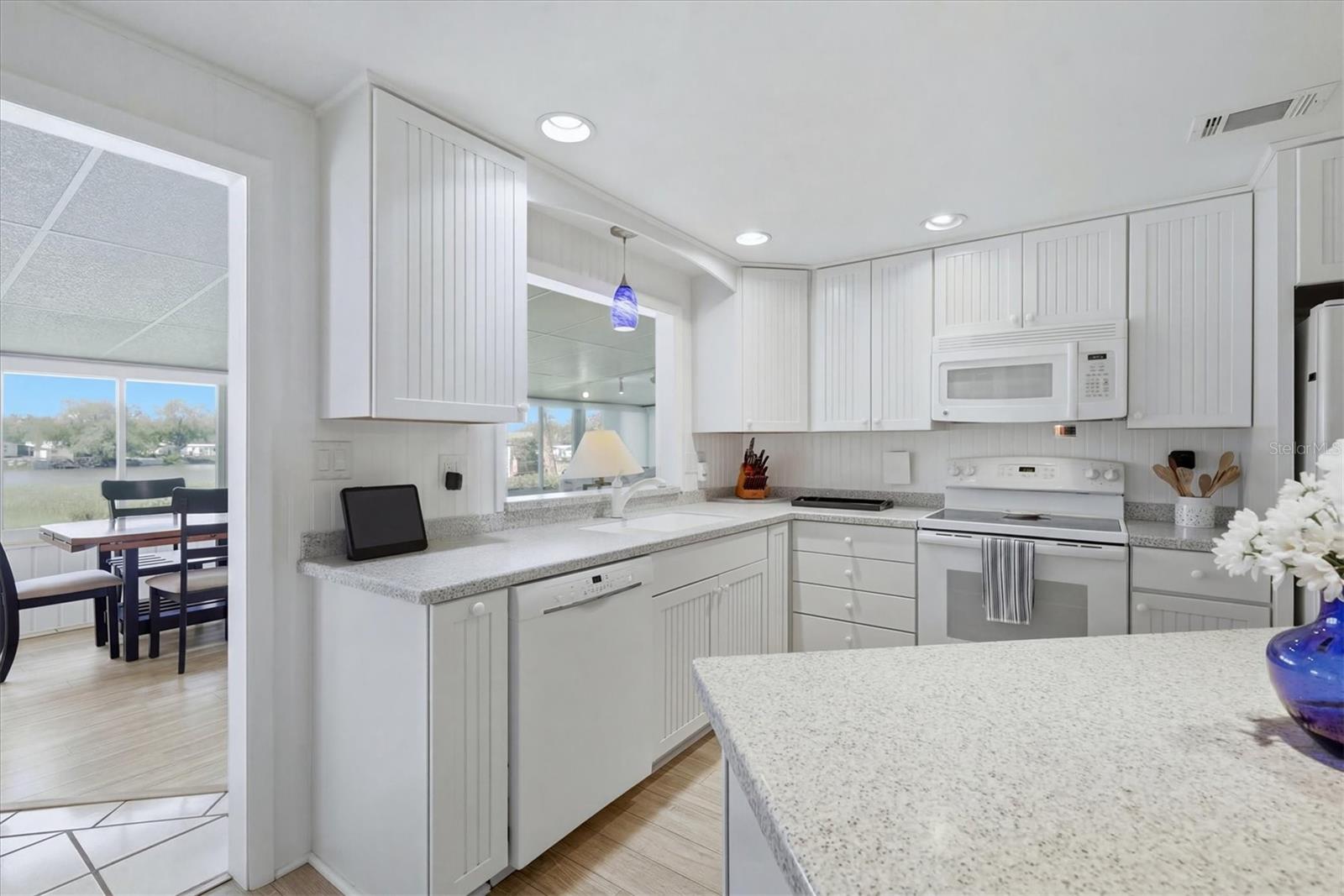 Image 16 of 53 For 4214 15th Street E