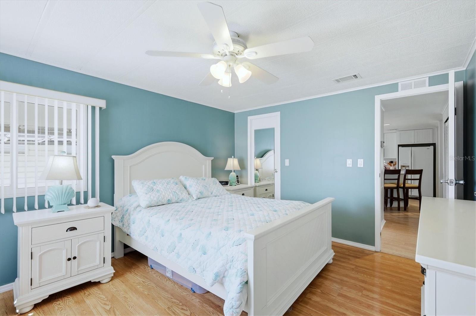 Image 18 of 53 For 4214 15th Street E