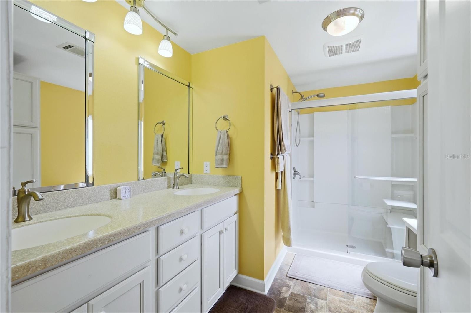 Image 19 of 53 For 4214 15th Street E