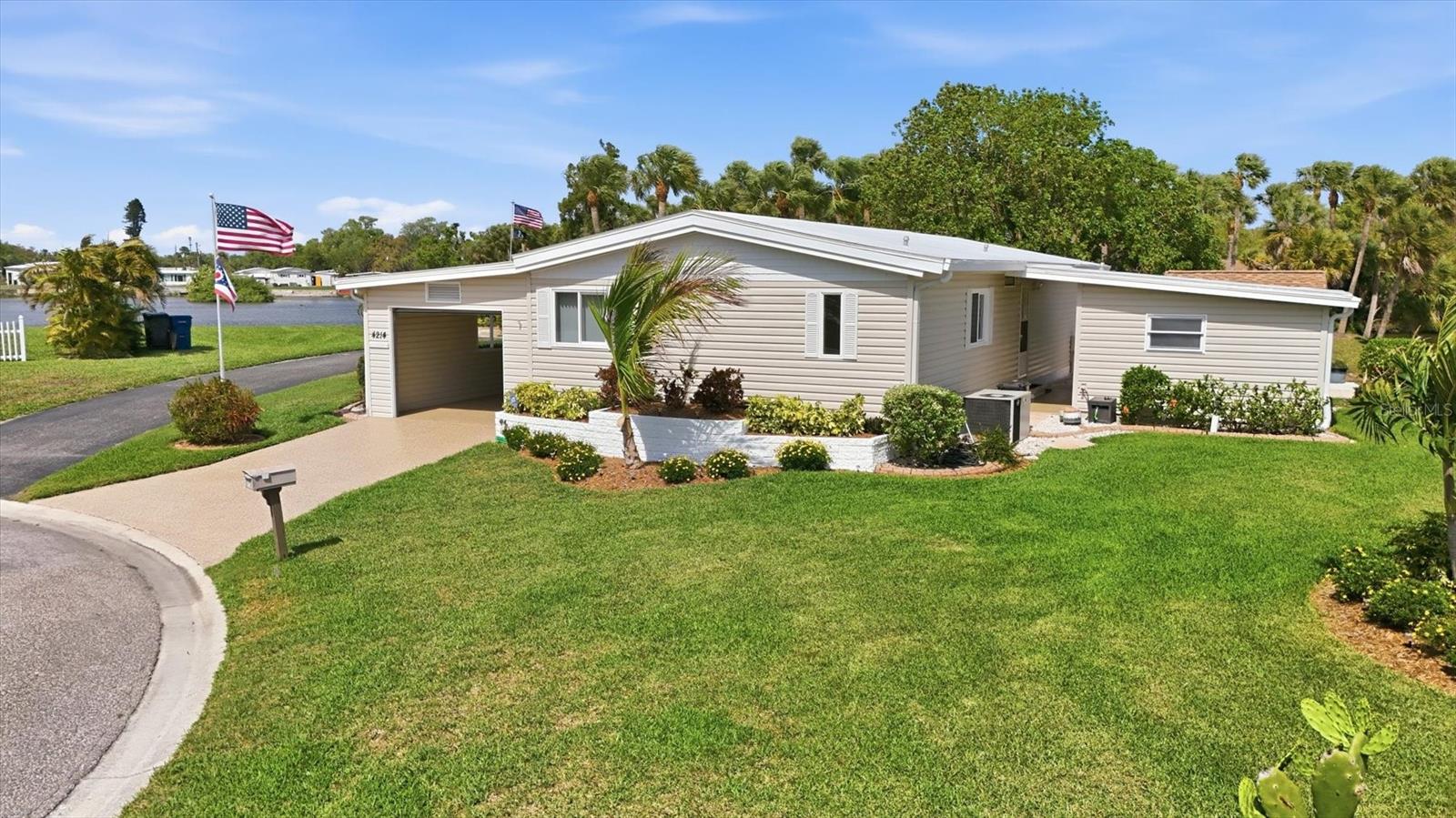 Image 3 of 53 For 4214 15th Street E