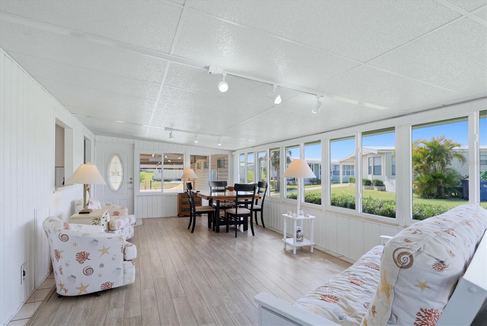 Image 6 of 53 For 4214 15th Street E