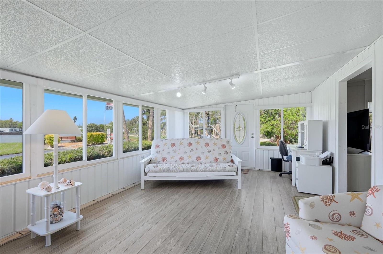 Image 8 of 53 For 4214 15th Street E