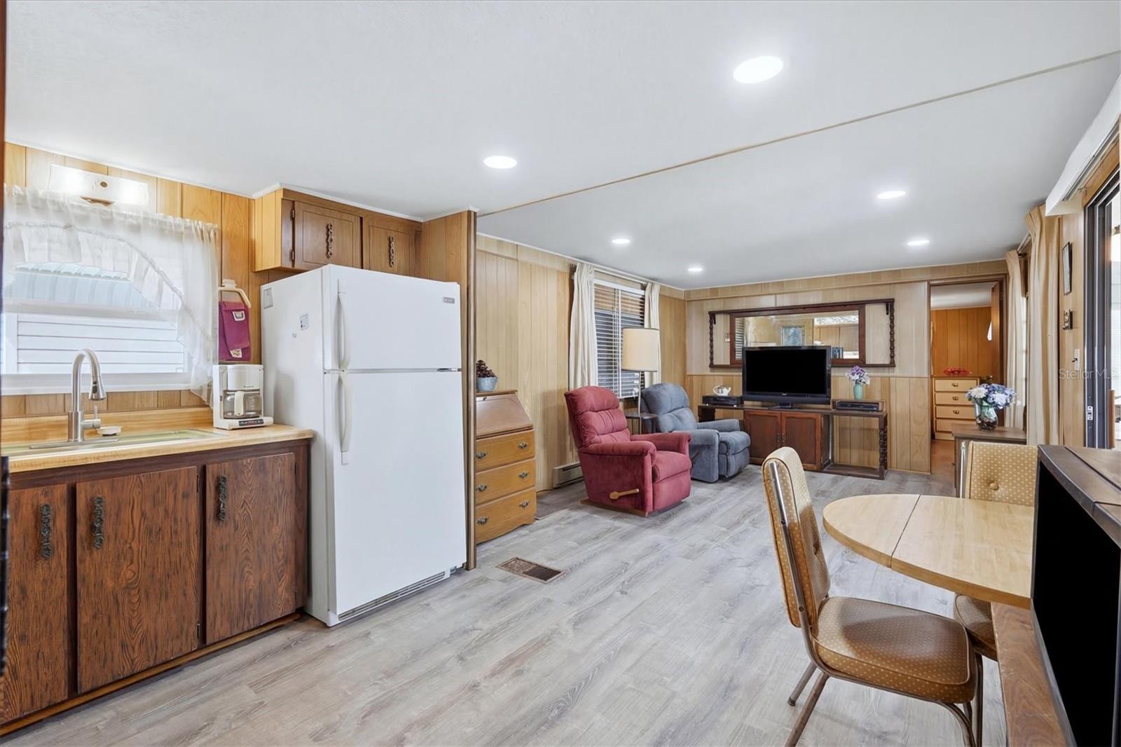 Image 11 of 46 For 1112 46th Avenue Drive E