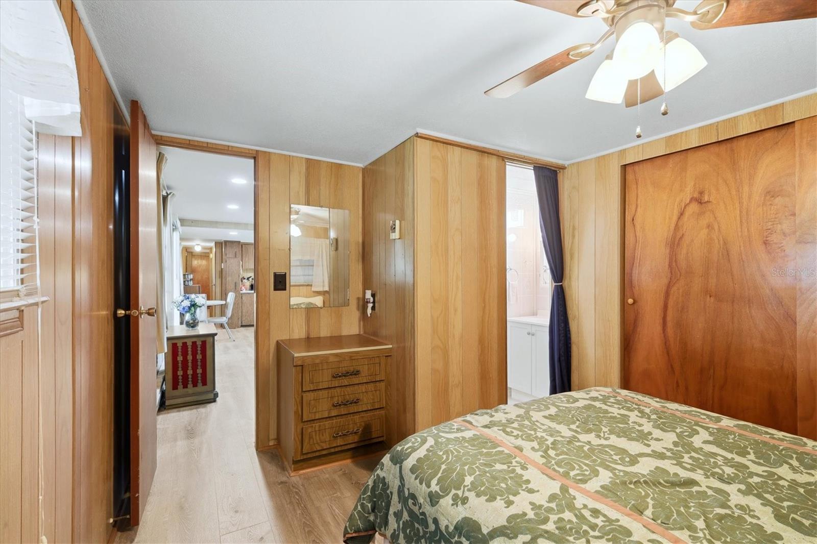 Image 17 of 46 For 1112 46th Avenue Drive E