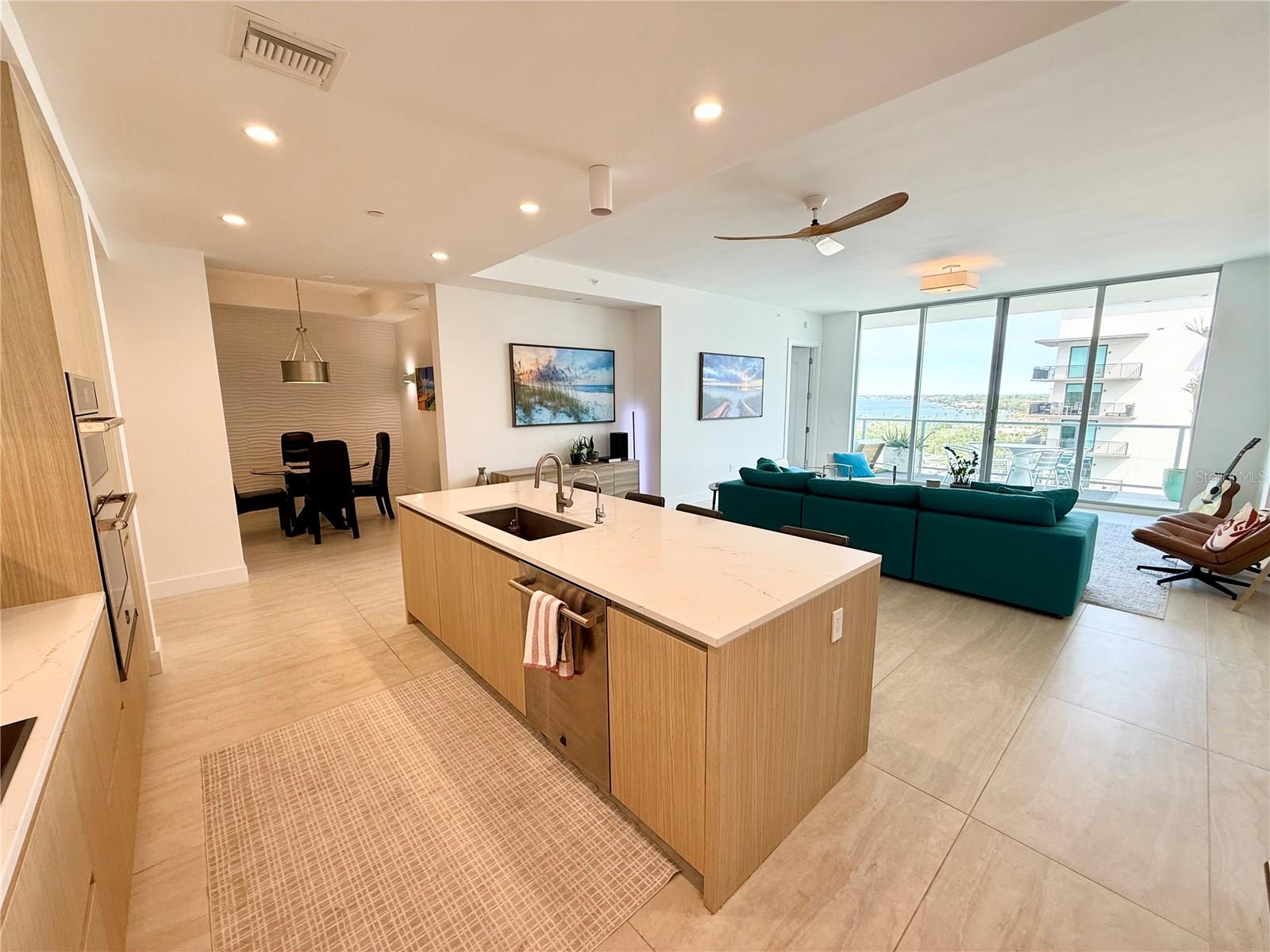 Image 6 of 65 For 301 Quay  1004