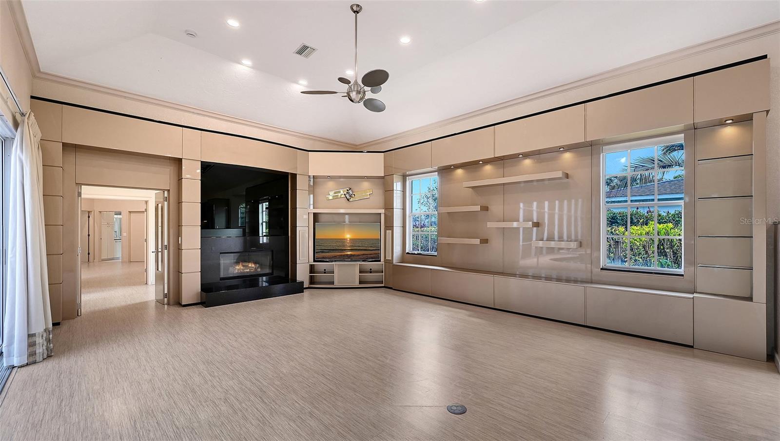 Image 21 of 69 For 5023 Ashley Parkway