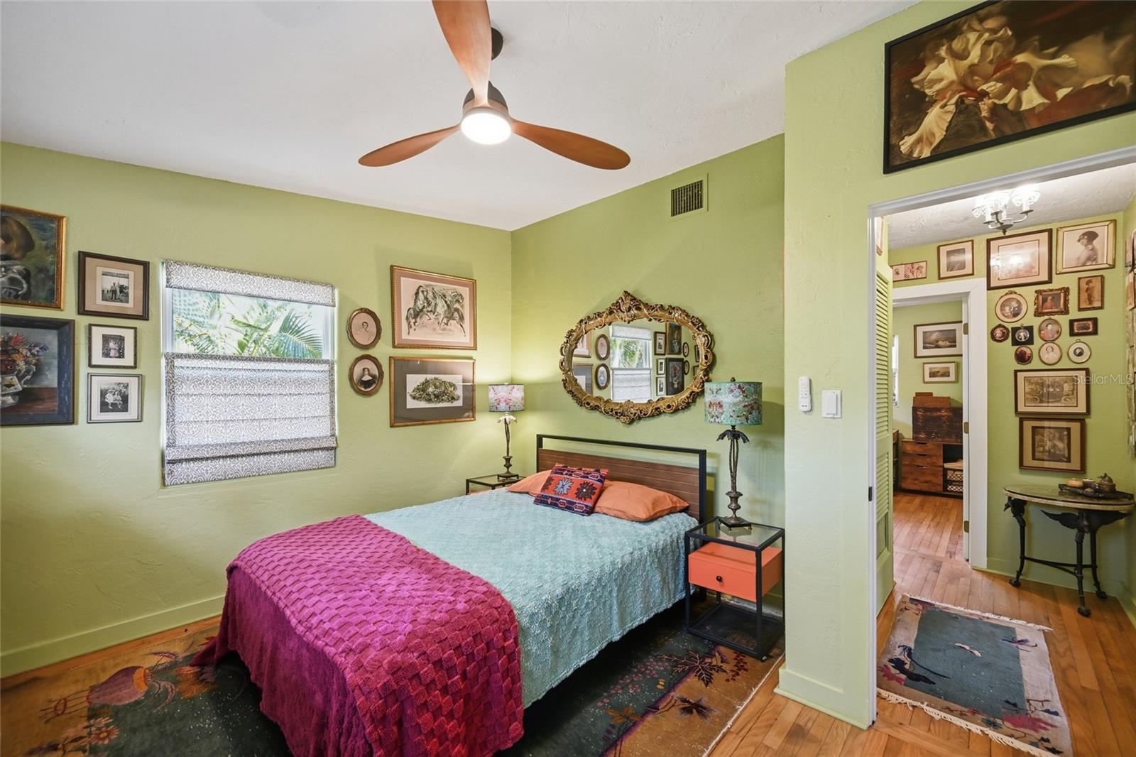 Image 17 of 26 For 952 46th Street