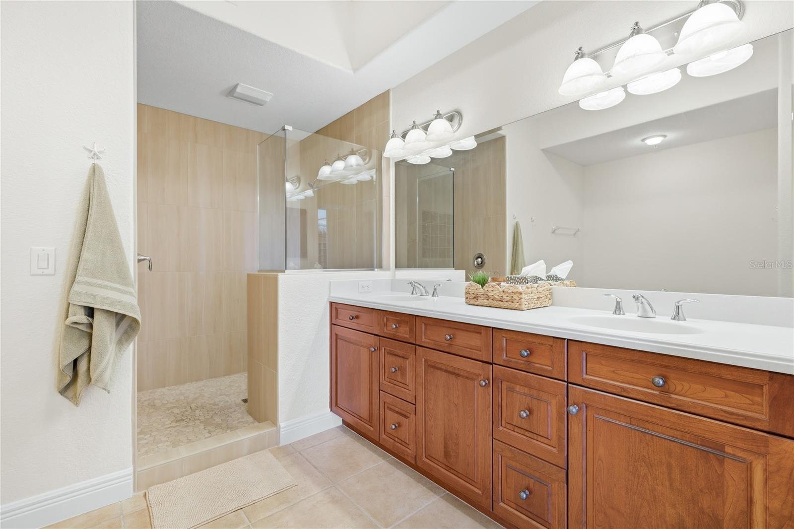 Image 40 of 69 For 167 Tampa Avenue E 914