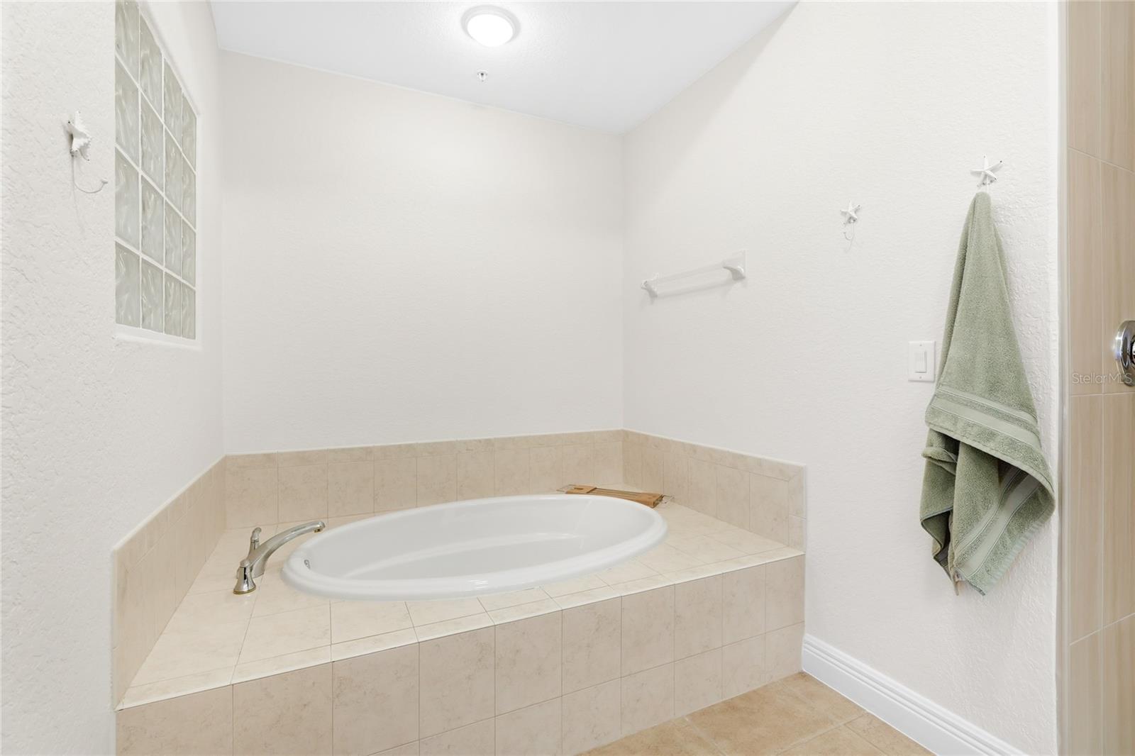 Image 41 of 69 For 167 Tampa Avenue E 914