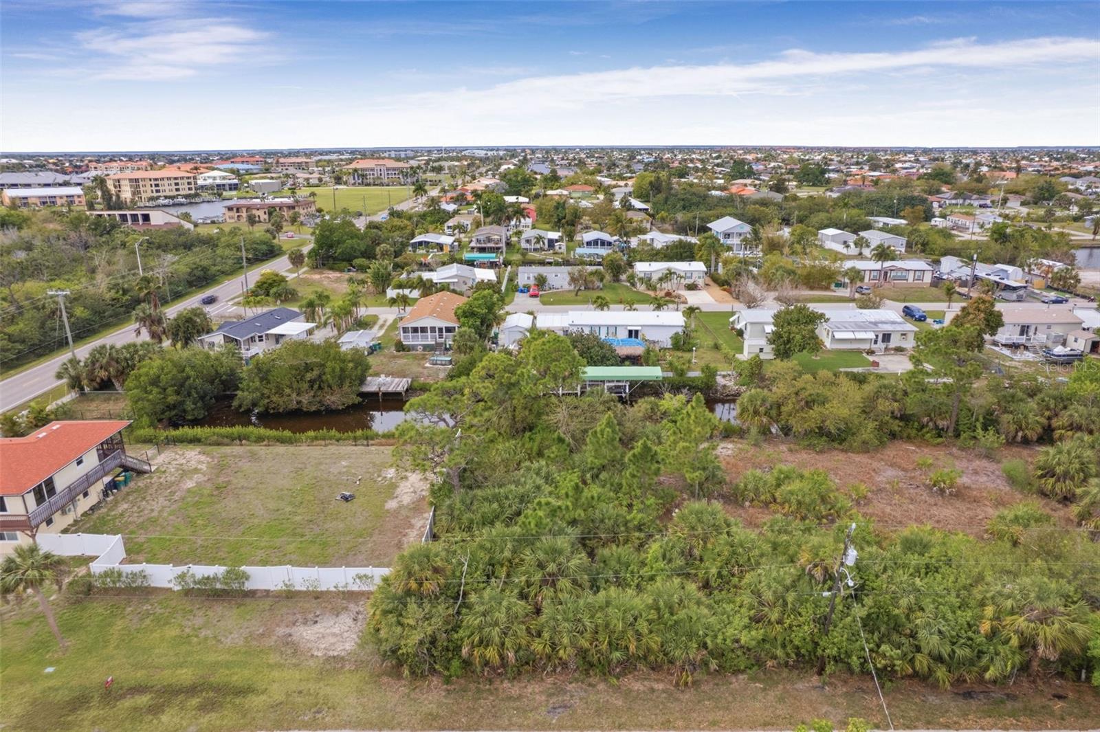 Image 3 of 11 For 3111 Banyan Way