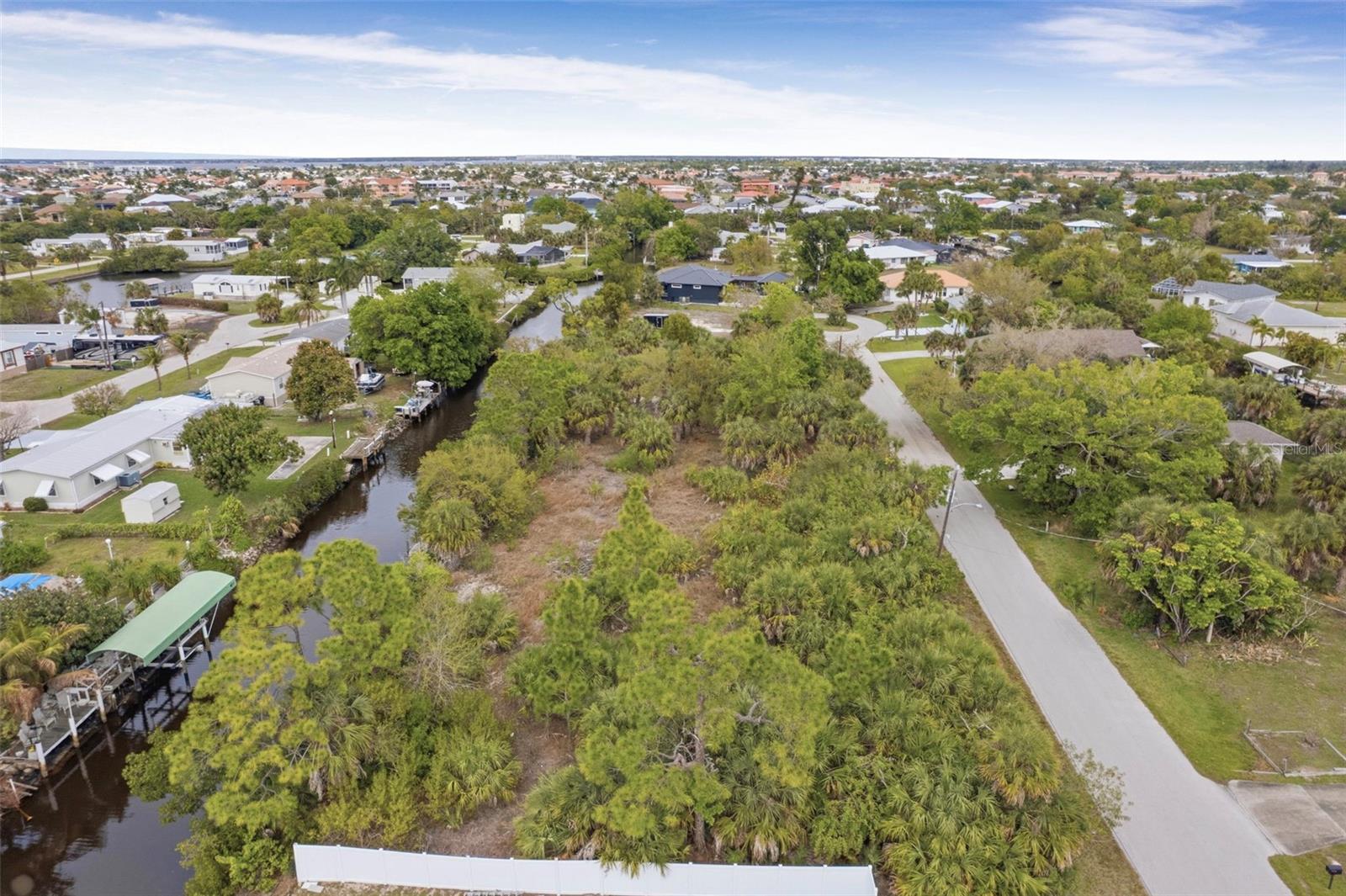 Image 4 of 11 For 3111 Banyan Way