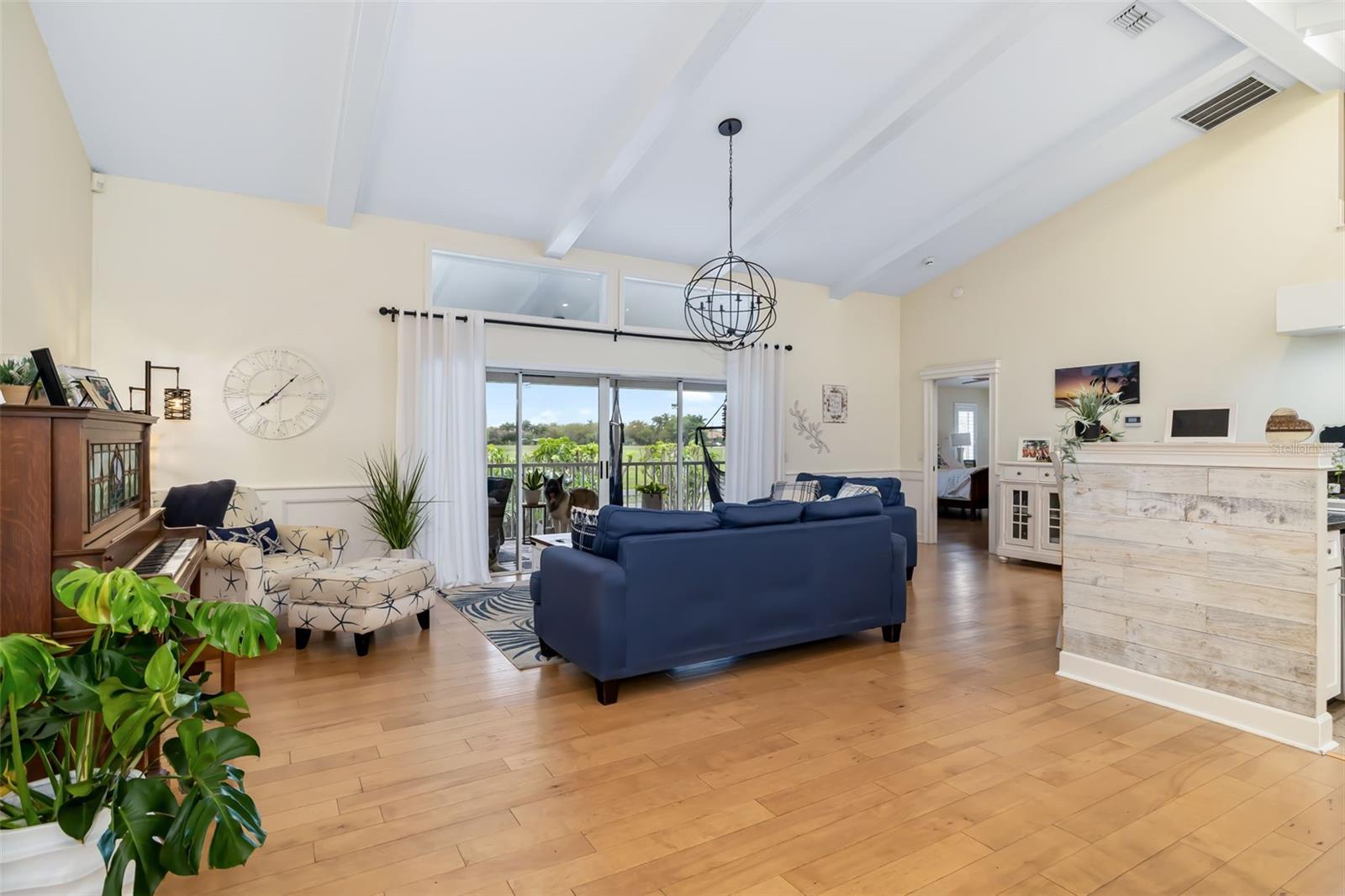 Image 11 of 71 For 1517 43rd Ave Drive W