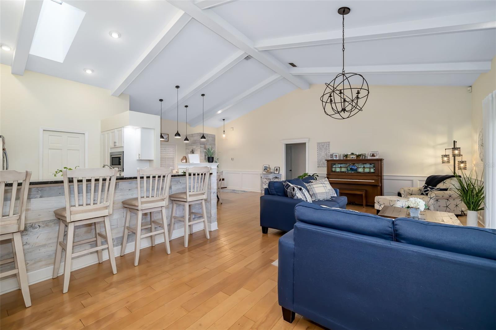 Image 13 of 71 For 1517 43rd Ave Drive W