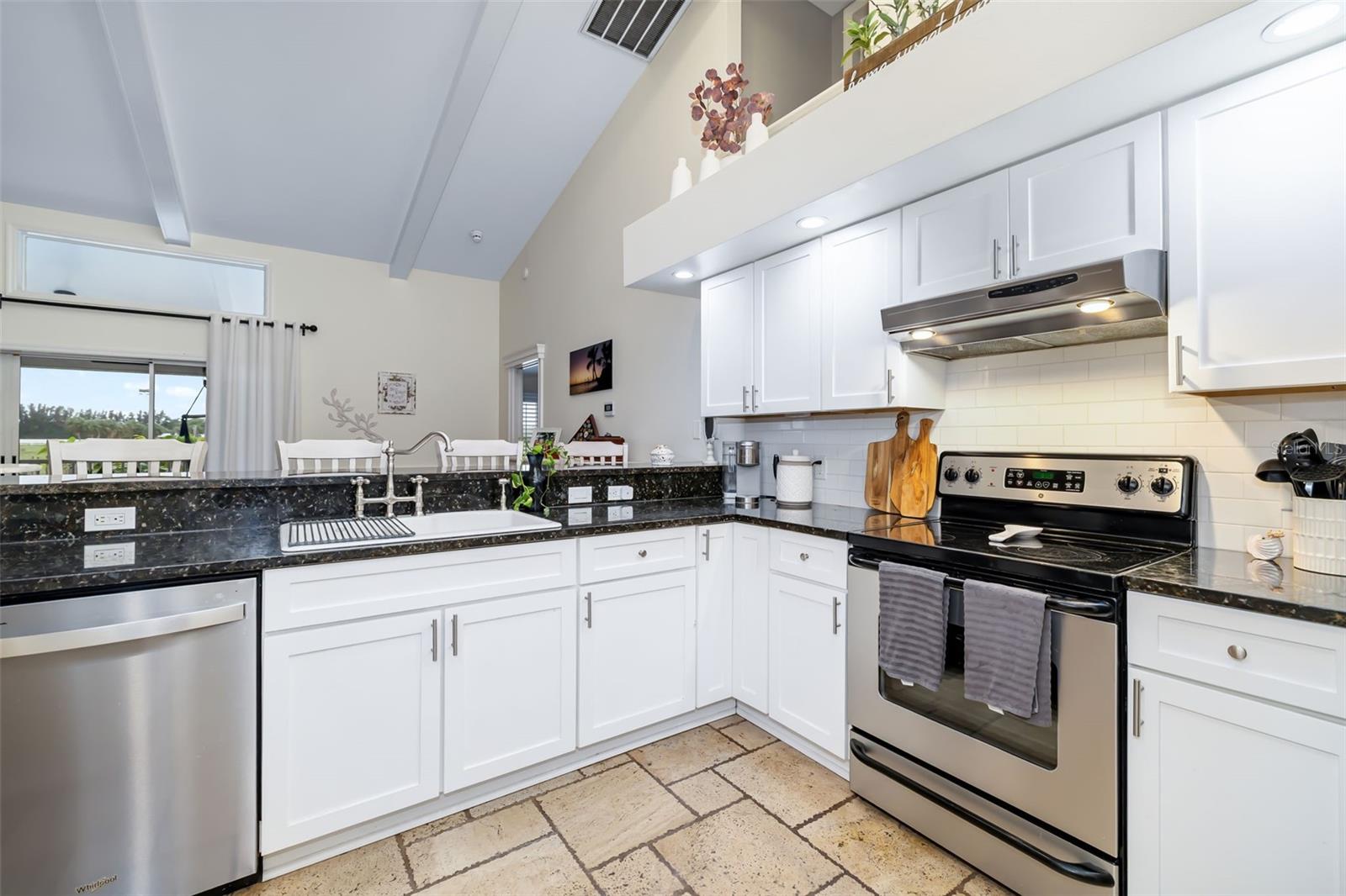 Image 17 of 71 For 1517 43rd Ave Drive W