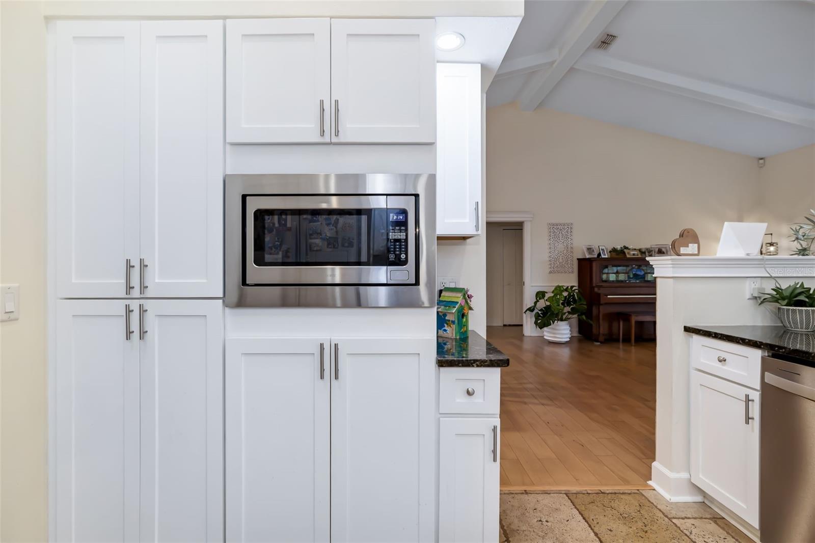 Image 18 of 71 For 1517 43rd Ave Drive W