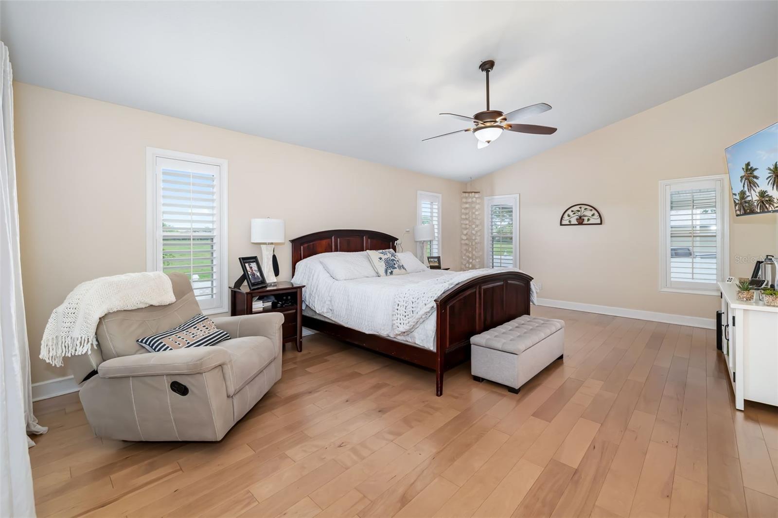 Image 19 of 71 For 1517 43rd Ave Drive W