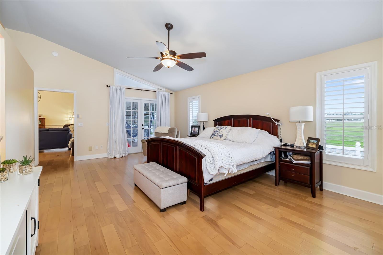 Image 21 of 71 For 1517 43rd Ave Drive W