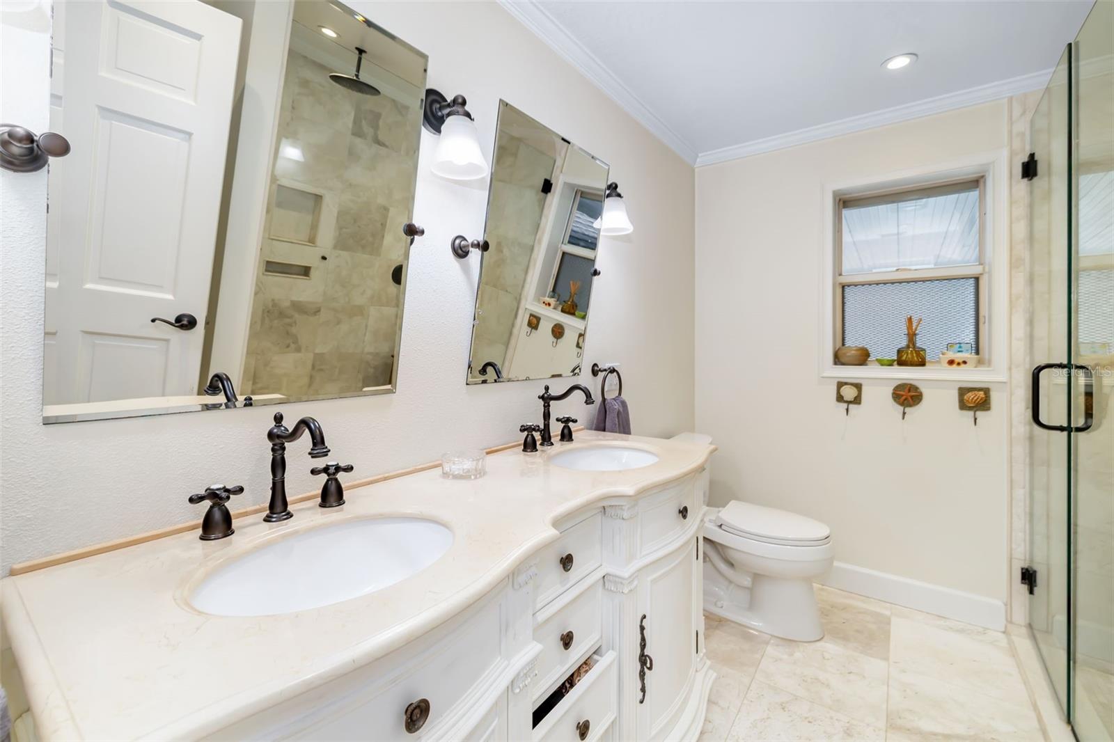 Image 23 of 71 For 1517 43rd Ave Drive W