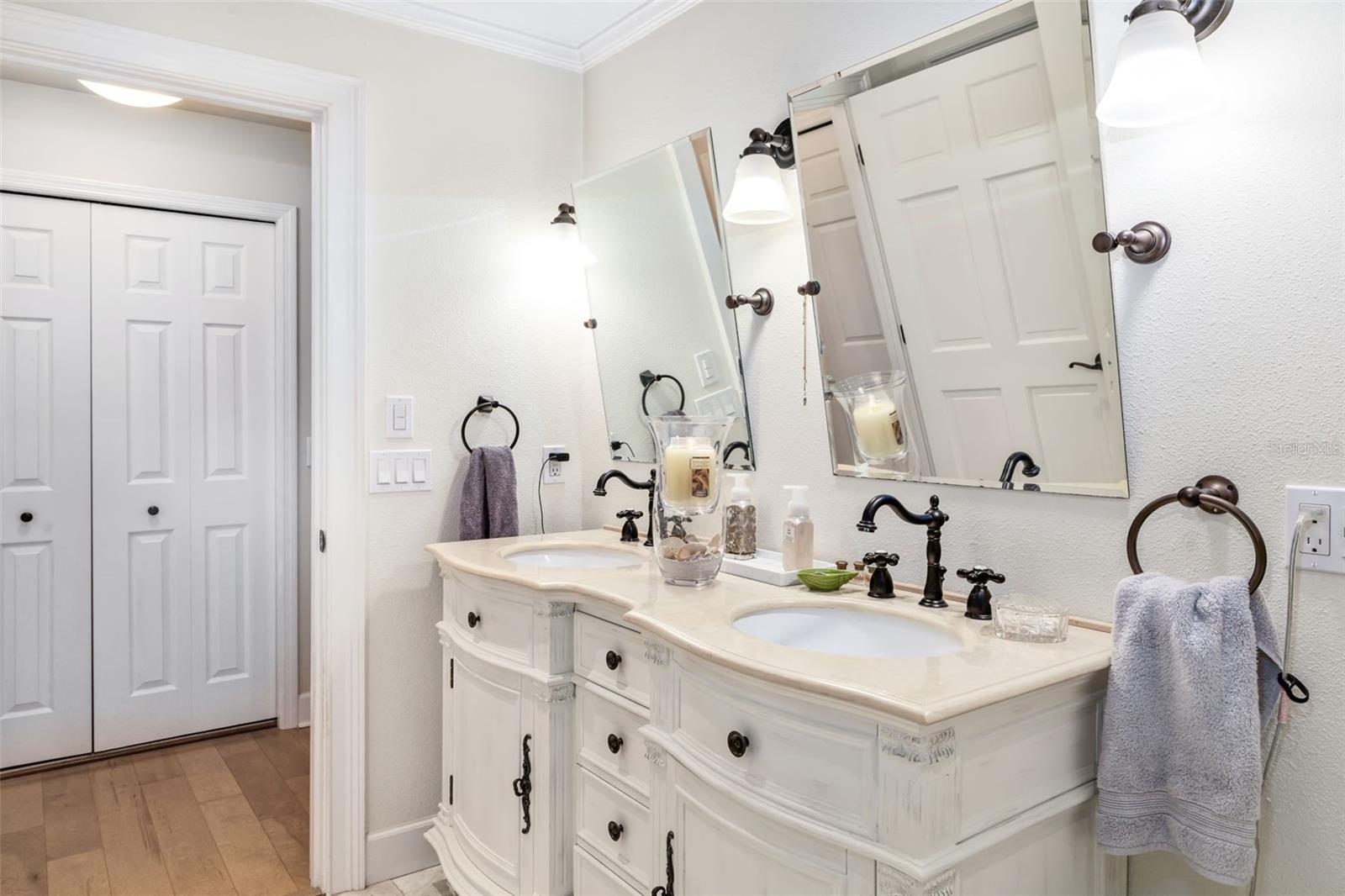 Image 25 of 71 For 1517 43rd Ave Drive W