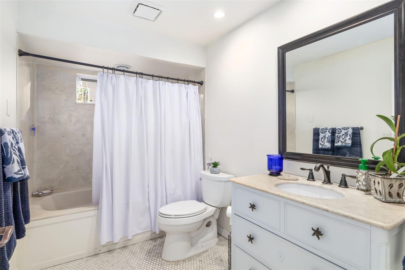 Image 28 of 71 For 1517 43rd Ave Drive W