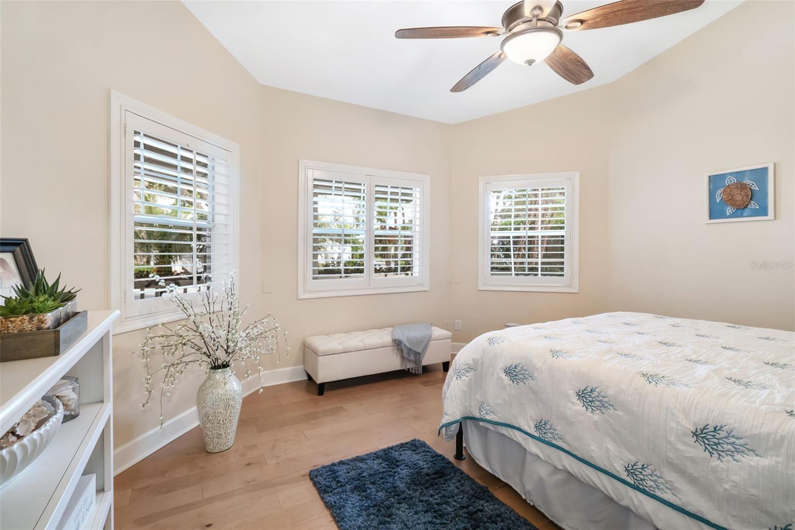 Image 29 of 71 For 1517 43rd Ave Drive W