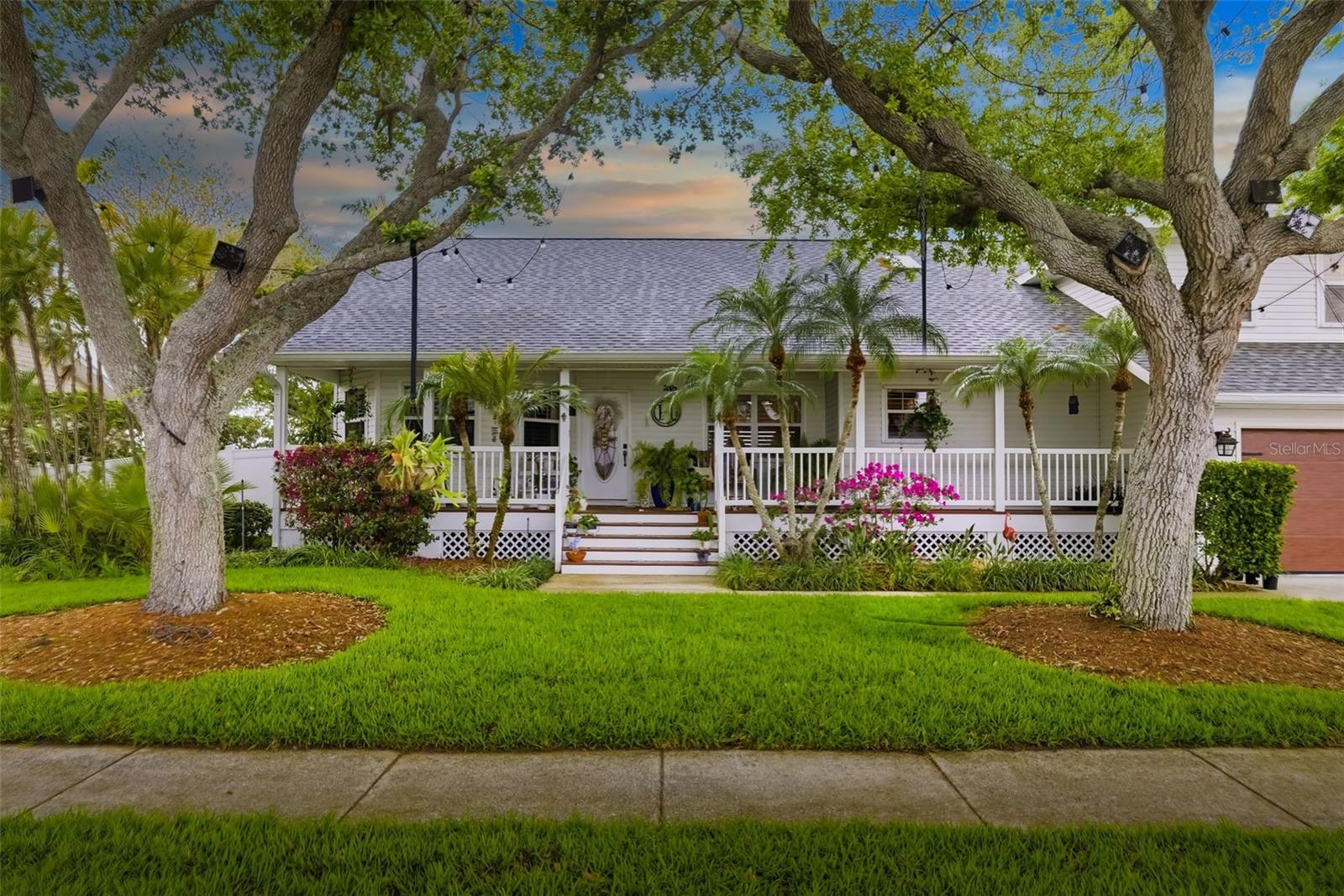 Image 3 of 71 For 1517 43rd Ave Drive W