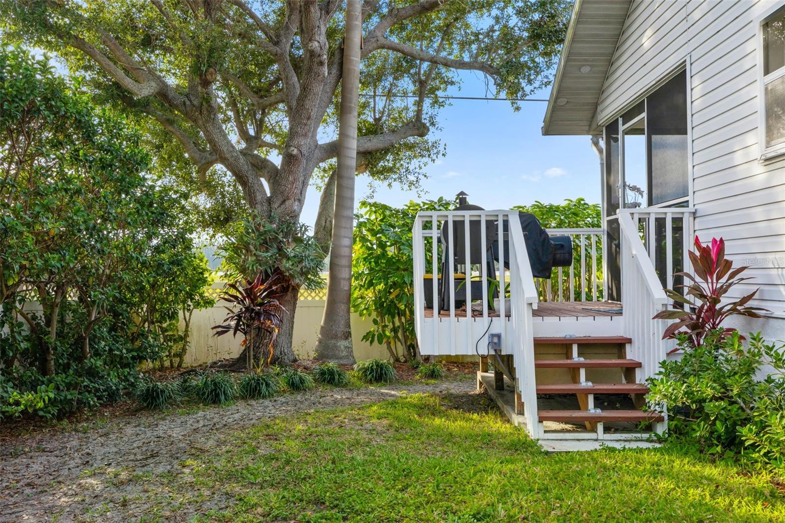 Image 43 of 71 For 1517 43rd Ave Drive W