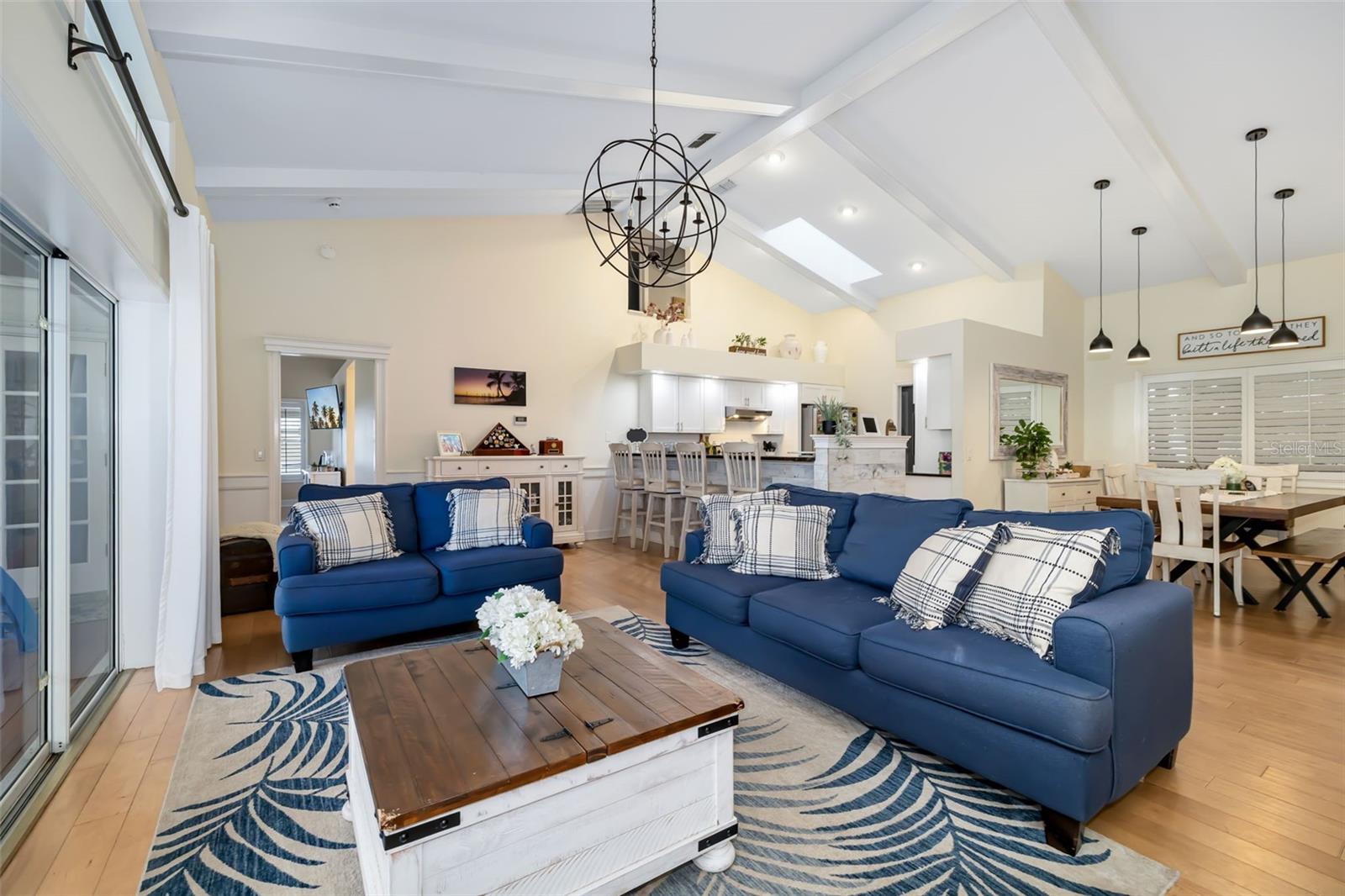 Image 7 of 71 For 1517 43rd Ave Drive W