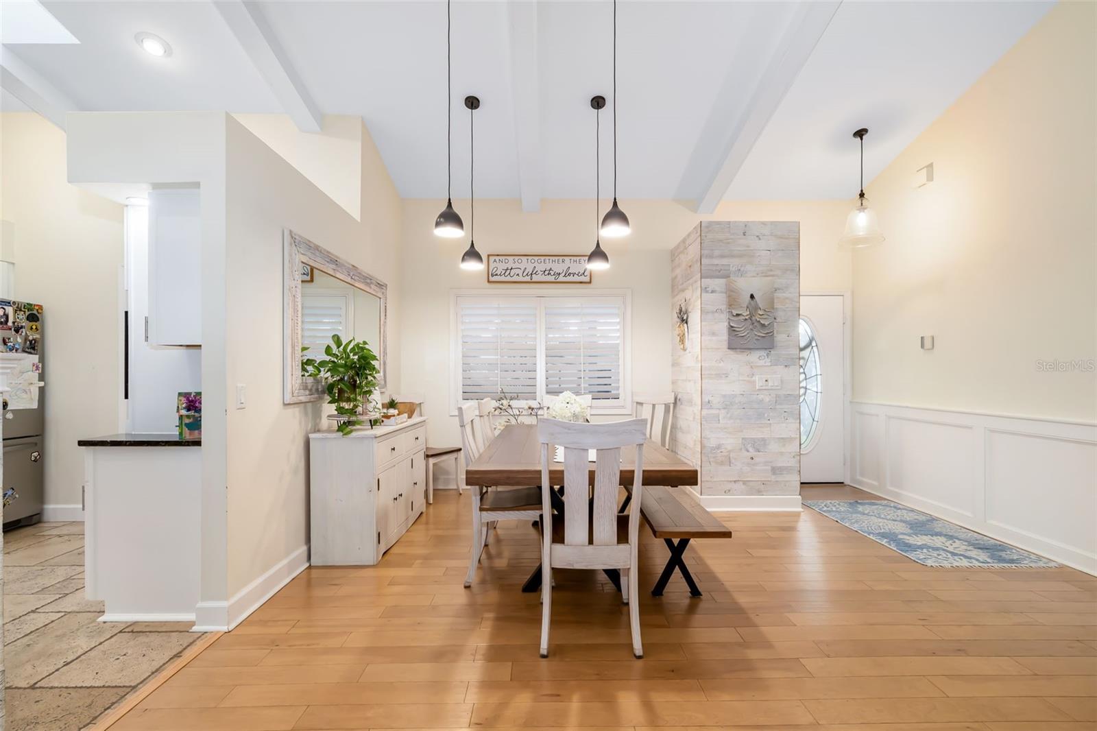 Image 9 of 71 For 1517 43rd Ave Drive W