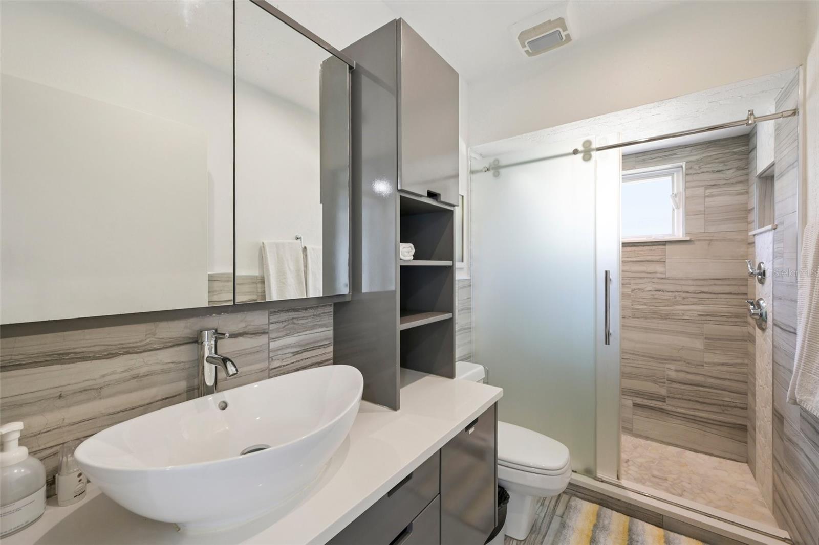 Image 15 of 35 For 660 Cedars Court