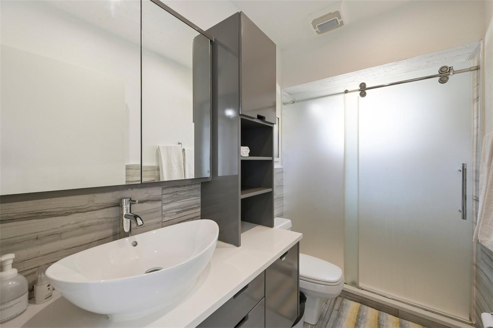 Image 16 of 35 For 660 Cedars Court