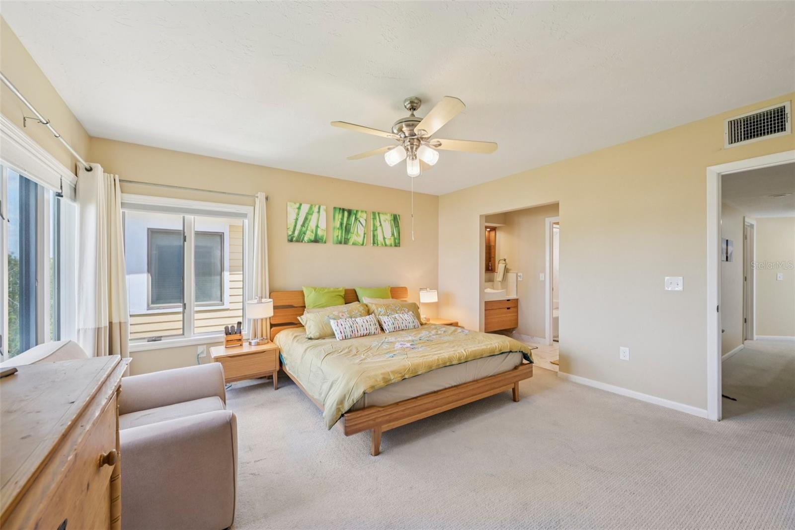 Image 18 of 35 For 660 Cedars Court